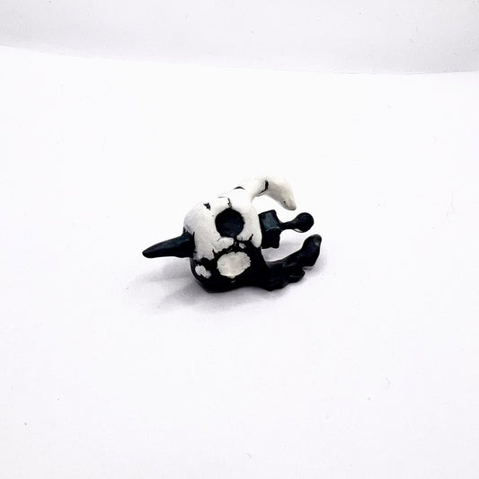 Hollow knight pin (glow in the dark)